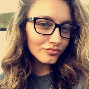 Meet your Posher, Makayla